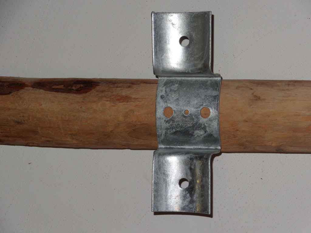 Kreuz-Stahlverbinder für Hölzer mit ca. 8cm Durchmesser, Länge 20cm, Stärke 2,5mm Kreuz-Stahlverbinder für Hölzer mit ca. 8cm Durchmesser, Länge 20cm, Stärke 2,5mm