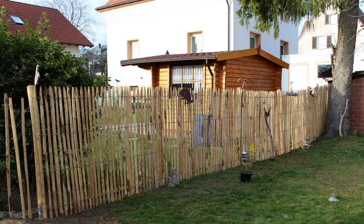 Staketenzaun_Sichtachutz_150_2jpg_15a84167a7c420 Holzzaun Edelkastanie