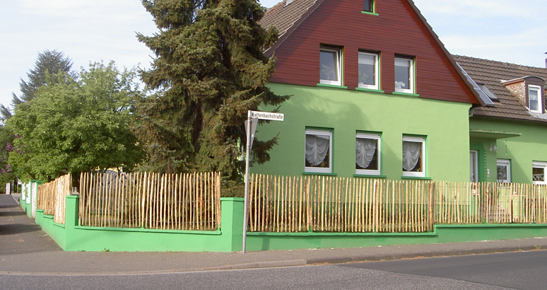 staketenzaun-mit-mauer-774x410-pict247755defb72d675f